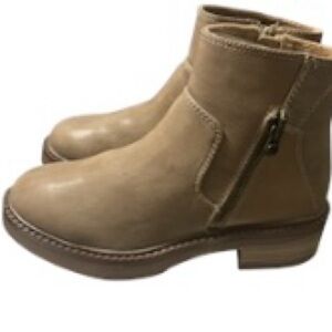 Tan Ankle Boots with Side Zipper